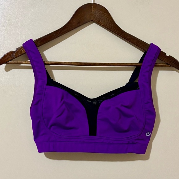 Lululemon| $15| Ta Ta Tamer ll Purple/Black Activewear Sports Bra Sz 4 - Picture 1 of 4